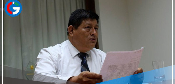 Walter Ayala señaló que evalúa renuncia al cargo