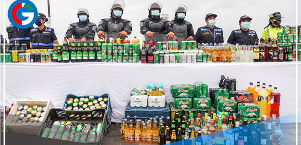 Decomisan más de 8,000 botellas de licor en la playa Agua Dulce