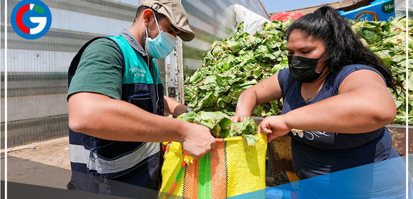 Entregan alimentos a familias de pescadores afectados por derrame de petróleo 