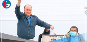 Candidato Rafael López-Aliaga votó en Miraflores 