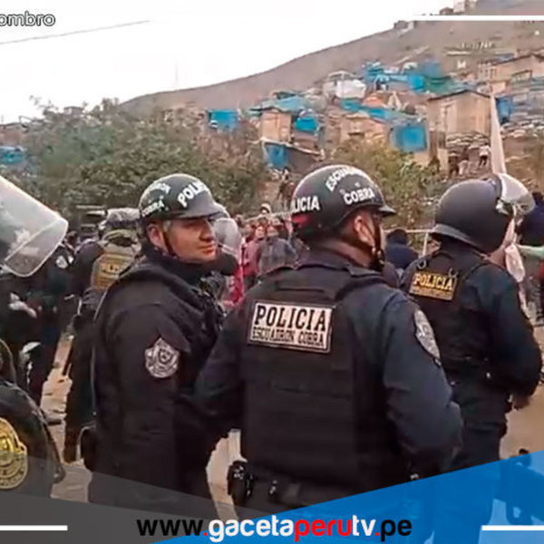 Policía desaloja a más de 1,000 familias que habían ocupado terreno municipal Ventanilla