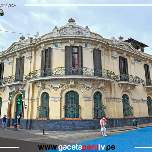 Primer tour nocturno dentro de la Casa Fernandini
