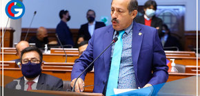 El presidente de la PCM es acusado de agresión contra su hija y esposa