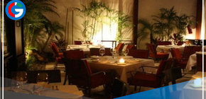 Controversia por establecimiento que prohíbe a comensales con tatuajes y ropa de diseñador