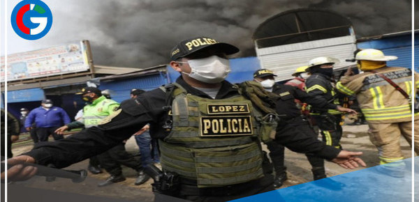 Gran incendio consume mercado de Lince 