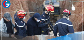 Rescatadores se encuentran a pocos metros del infante menor de 5 años que resbaló en un gran pozo