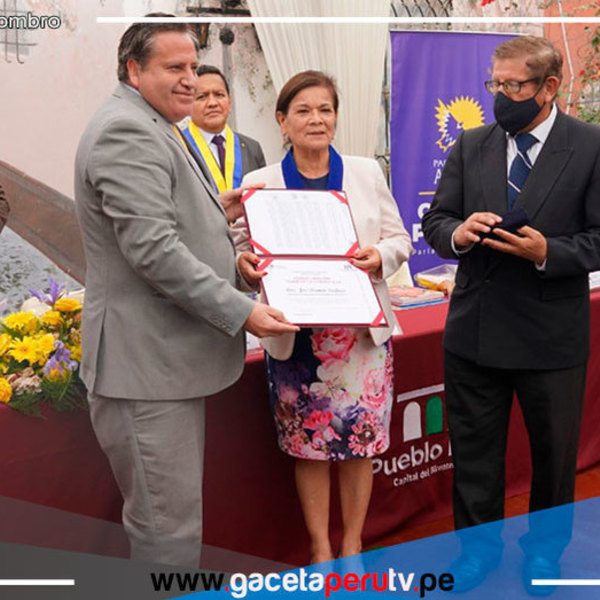 Alcalde de Pueblo Libre entrega “llaves de la ciudad” a Rectora de San Marcos y embajadores