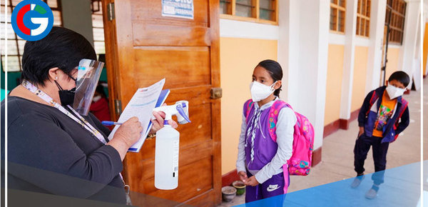 Más de 4 millones de escolares retornan a clases presenciales hoy lunes 14 de marzo