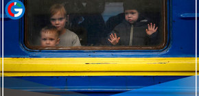 Ucrania golpeada y aumenta el éxodo mientras Rusia se apodera de Kherson