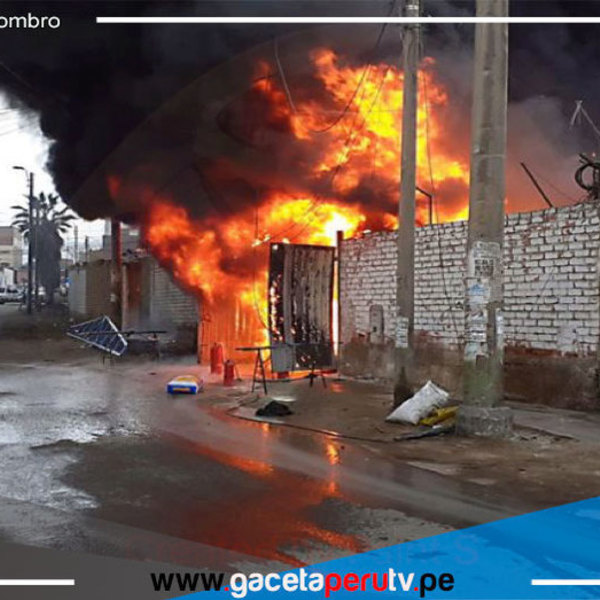 San Juan de Lurigancho: Fuego consumió almacén de colchones
