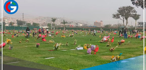 Cementerio abarrotado por celebración del Día de la Madre en Puente Piedra