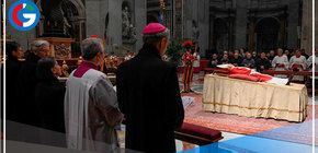 Miles desfilan para despedir a Benedicto XVI en la basílica de San Pedro