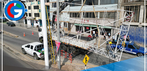 Retiran Dos Paneles Publicitarios Instalados sin Autorización Municipal en Comas