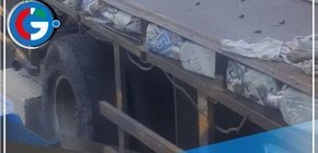 Descubren licores camuflados en camión incautado por contrabando