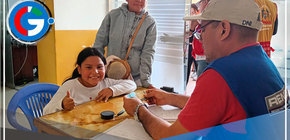 Alcalde de Comas y RENIEC unen esfuerzos para proporcionar DNI electrónico gratuito a niños y adolescentes