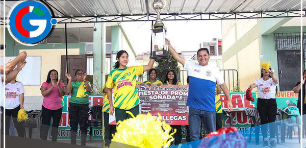 Alcalde de Comas Premia a Talentosos Estudiantes del Campeonato Interescolar 2023