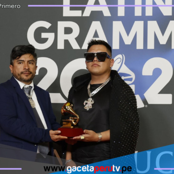 Gustavo Ramírez y Kayfex ganan premio al 'Mejor diseño de empaque' en los Latin Grammy 2023 