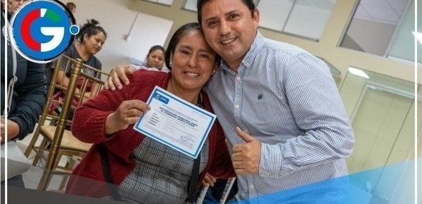 Entregan  autorizaciones a comerciantes de la avenida José Santos Chocano