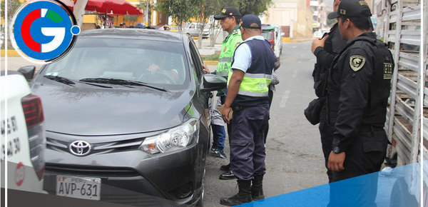 ¡Pillaron al "Chato Velocidad" Queriendo Hacer Pista en la Plaza!