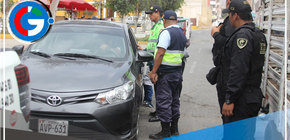 ¡Pillaron al "Chato Velocidad" Queriendo Hacer Pista en la Plaza!
