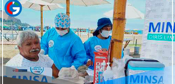Implementan puntos de vacunación contra covid-19 en playas del sur de Lima