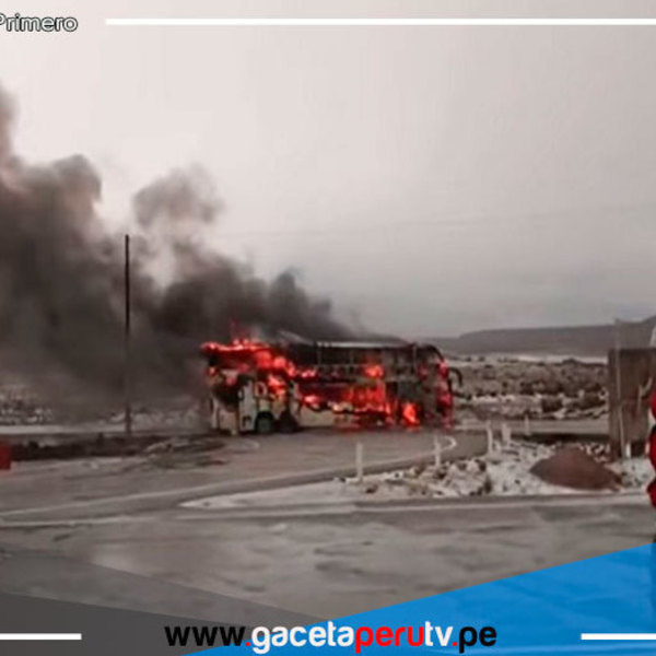 Vándalos incendian ómnibus tras desbloqueo de vía Aymaraes-Puquio 