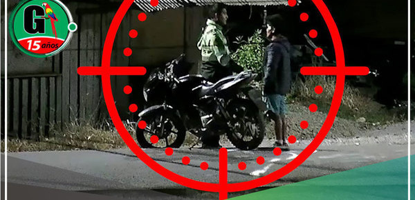 Captan a UN SUJETO pagando coima de 20 soles a policía para evitar intervención en Oxapampa