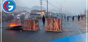 Cerca de 300 manifestantes bloquearon tramo de Carretera Central en Huaycán