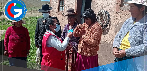 Mujer puneña con discapacidad recibe por primera vez su DNI en comunidad de Achata 