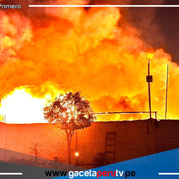 Incendio de código 3 afecta un almacén en Ate