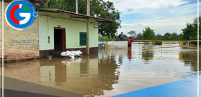 Noche de lluvia intensa con tormenta eléctrica en Piura