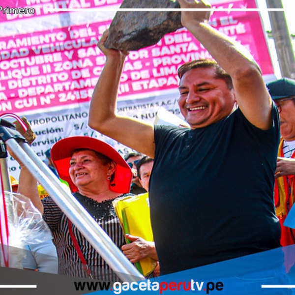 Alcalde de Comas coloca primera piedra de tres obras en Collique