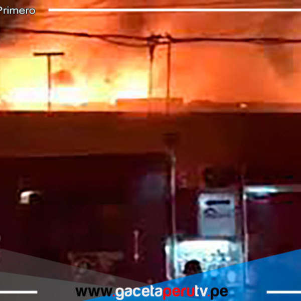 Bomberos lograr controlar incendio en almacén en la Victoria