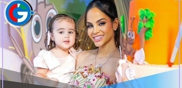 La línea de productos para bebés de Natti Natasha, "Queen Vida for Kids", agota su inventario en una semana