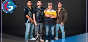 Eslabón Armado y Jhay Cortez estrenan el videoclip "Tomando tequila" explorando el desamor