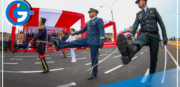 Histórico desfile cívico-escolar-militar frente al mar en el Callao