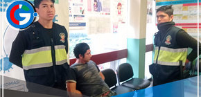 Serenos de Comas capturan a delincuente que atacó a mujer para robarle su celular