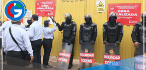 Alcalde de Comas paraliza obra por falta de autorización municipal 