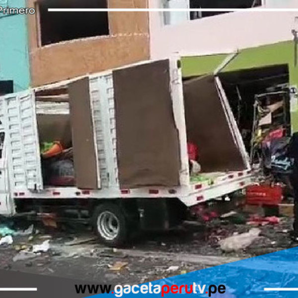 Deflagración de balón de gas deja tres heridos y destrozos en distrito comercial de Surquillo