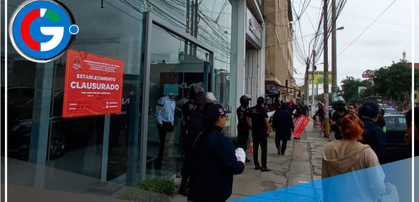 Clausuran local de "Kia Motor Sur SAC" por ocupar vía pública en Av. Retablo