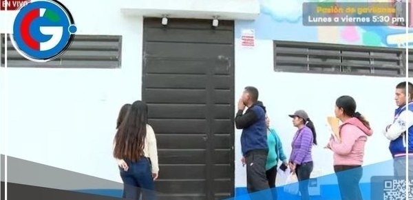 Estudiantes fueron estafados durante 8 meses sin que las autoridades se dieran cuenta