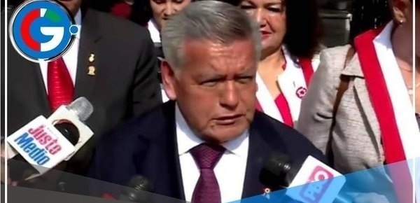 Chats de Cesar Acuña revelan rechazo a su hermano