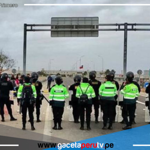 Policías se ubican en la frontera de Chile ante presencia de migrantes