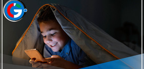 Los pediatras piden restringir el uso del celular entre los más pequeños del hogar.