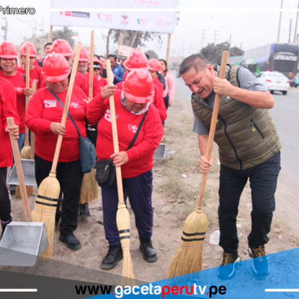 Alcalde de Comas activa programas de empleo temporal "LURAWI PERÚ" para beneficio de la comunidad