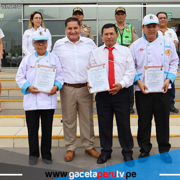 Comas concede Certificados a Emprendedores de la Asociación de Emolienteros "Túpac Amaru"