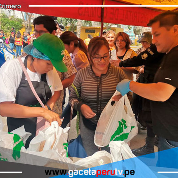 Alcalde Ulises Villegas supervisa entrega de productos avícolas a familias vulnerables en Comas