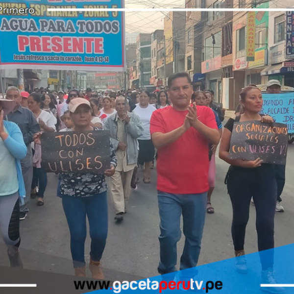 Ulises Villegas encabeza marcha por la recuperación de vías y la seguridad en Comas, respaldado por más de 3 mil vecinos