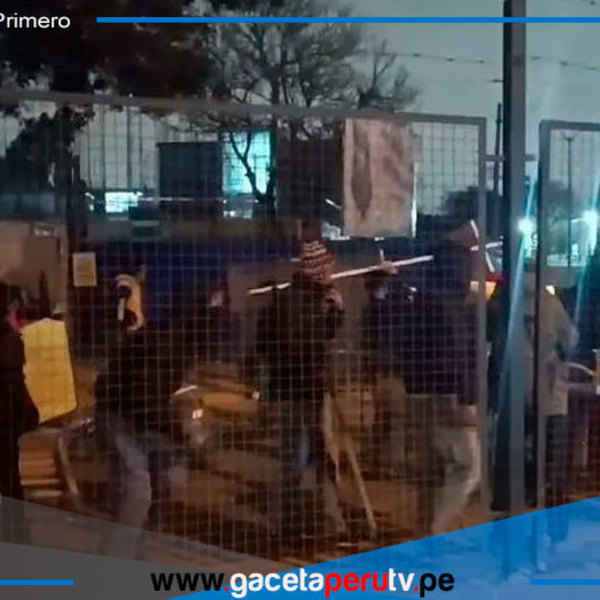 Estudiantes de San Marcos enfrentan a seguridad en protestas