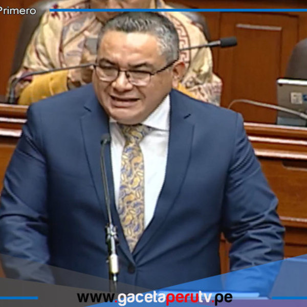 Congreso inicia censura contra el ministro Juan José Santiváñez